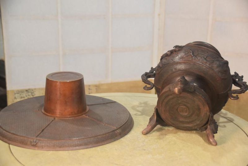 Bronze Usubata Vase Width:300mm - Image 6