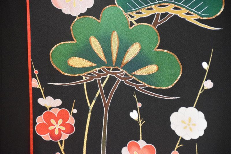 Japanese Silk Vintage Furisode Kimono in Black with Red - Image 4