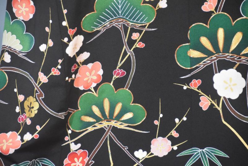 Japanese Silk Vintage Furisode Kimono in Black with Red - Image 2