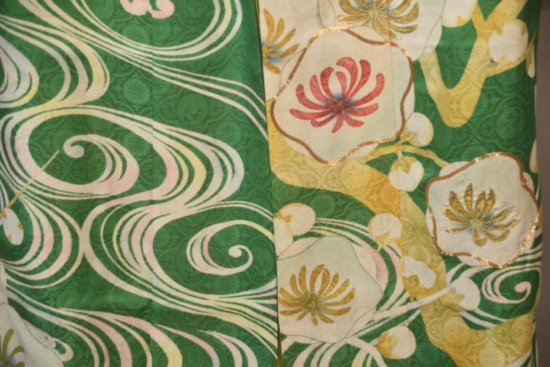 Japanese Silk Vintage Furisode Kimono in Green and Yellow - Image 7