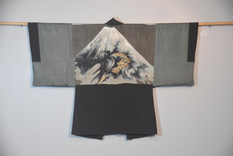 Dragon and Mt Fuji Vintage Japanese Silk Mans Haori - Image 3