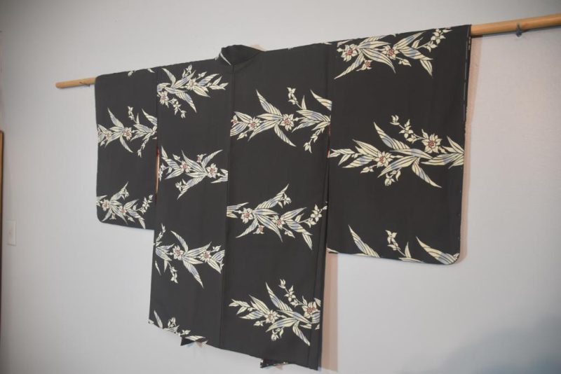 Black and White Silk Haori Jacket - Image 4