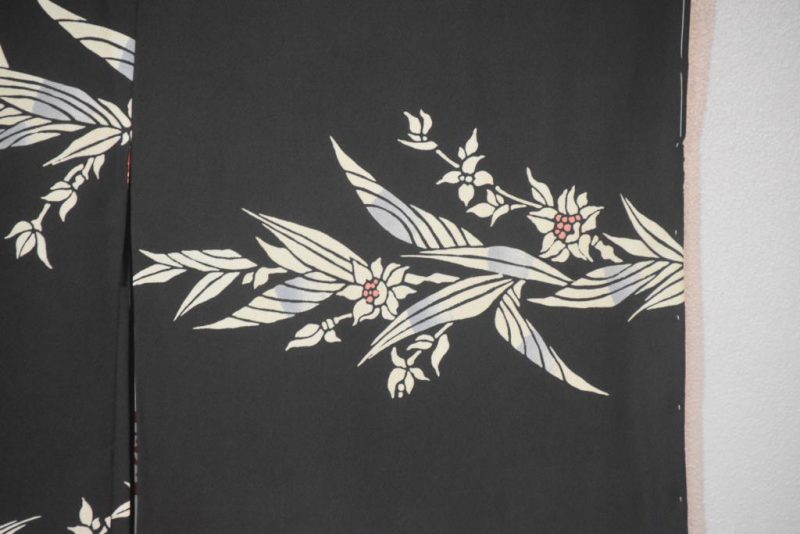 Black and White Silk Haori Jacket - Image 2