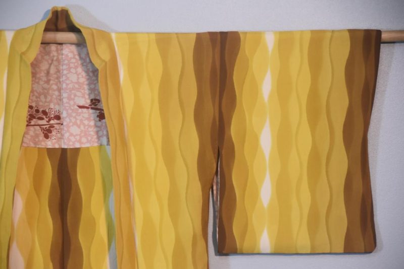 Geometric Mustard Silk Haori Jacket - Image 6