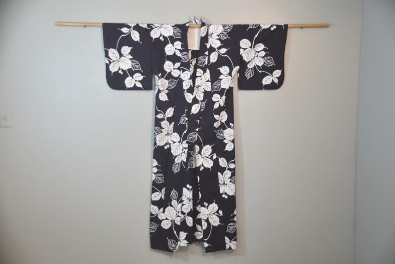 Navy & White Vines Vintage Japanese Cotton Yukata - Image 3