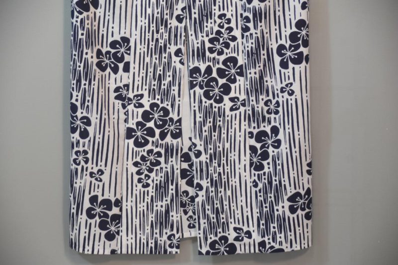 Navy on White Frangipani Vintage Japanese Cotton Yukata - Image 7