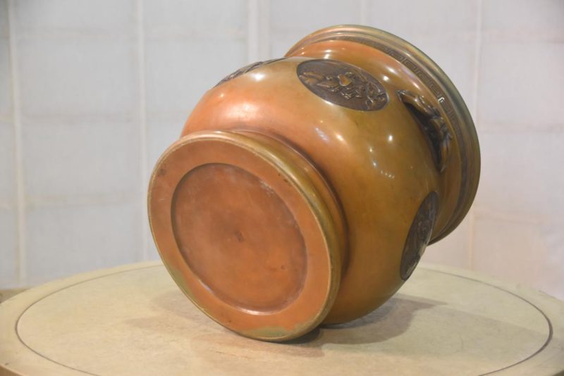 Japanese Bronze Hibachi Urn Width:280mm - Image 6