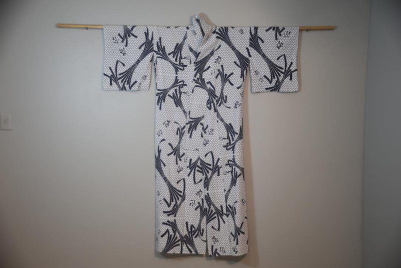 White & Navy Classic Vintage Japanese Cotton Yukata
