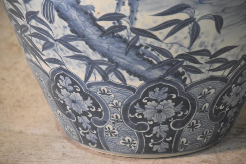 Large Imari Urn Height:710mm - Image 7