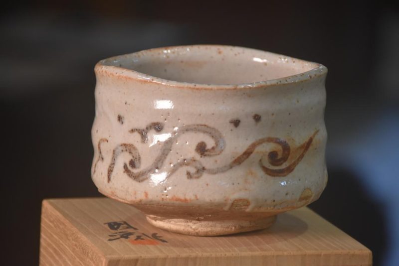 Japanese Shino Pottery Chawan Tea Bowl in a Box Width:130mm