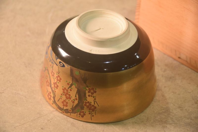 Kyoyaki Tea Bowl in a wooden box Width:123mm - Image 5