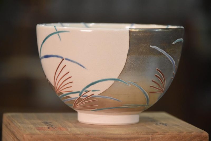 Kyoyaki Tea Bowl in a wooden box Width:120mm - Image 6