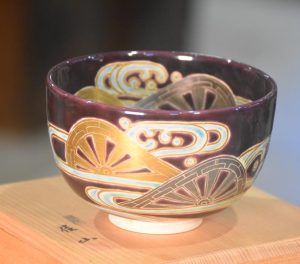 Kyoyaki Tea Bowl in a wooden box Width:120mm