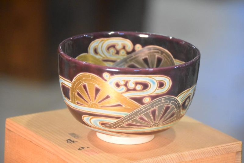 Kyoyaki Tea Bowl in a wooden box Width:120mm