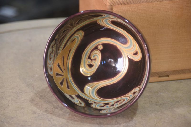 Kyoyaki Tea Bowl in a wooden box Width:120mm - Image 2