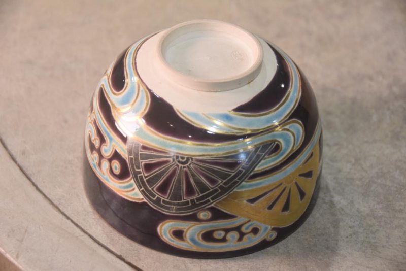 Kyoyaki Tea Bowl in a wooden box Width:120mm - Image 6