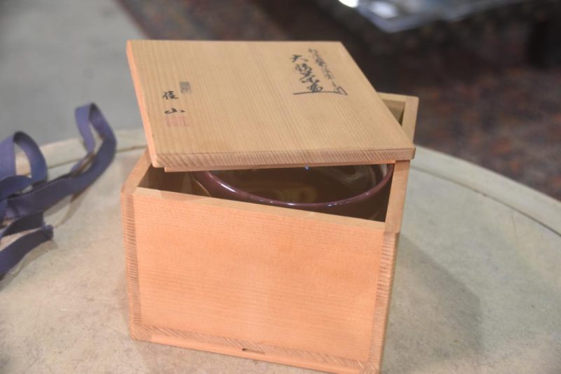 Kyoyaki Tea Bowl in a wooden box Width:120mm - Image 4