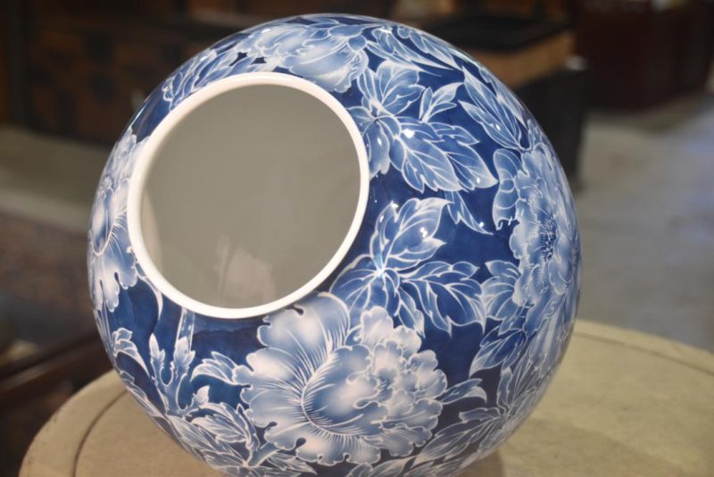 Japanese Arita Pottery Vase Width:300mm - Image 3