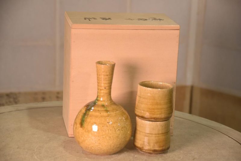 Japanese Pottery Sake Set Height: 160mm - Image 5