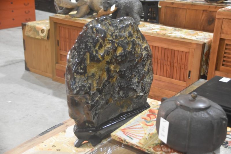 Onyx Crystal Suiseki Width:570mm - Image 5