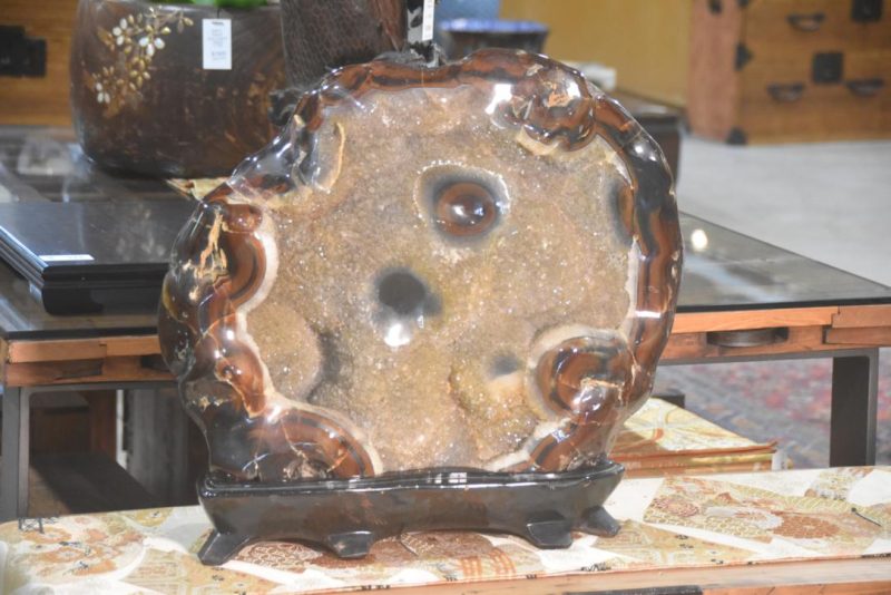 Onyx Crystal Suiseki Width:570mm - Image 3
