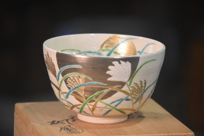Kyoyaki Tea Bowl in a wooden box Width:122mm