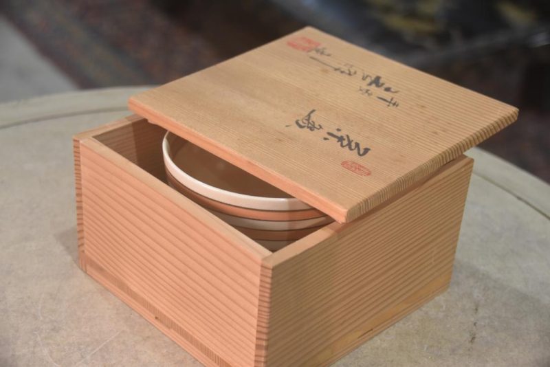 Tea Bowl in a wooden box Width:122mm - Image 3
