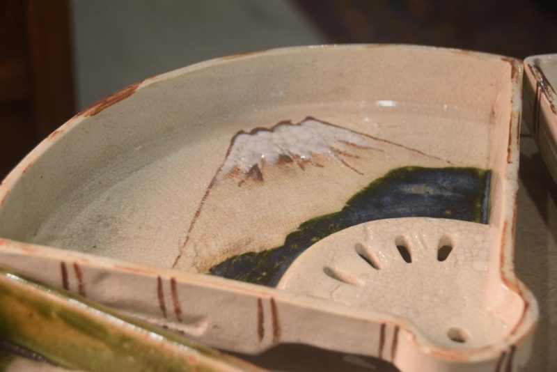 Set of 5 Oribe Pottery Fan Plates In Box Width:220mm - Image 5