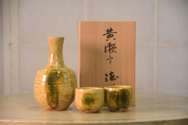 Japanese Pottery Sake Set Height: 160mm