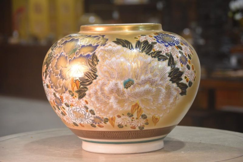 Japanese Kutani Pottery Vase Width:300mm