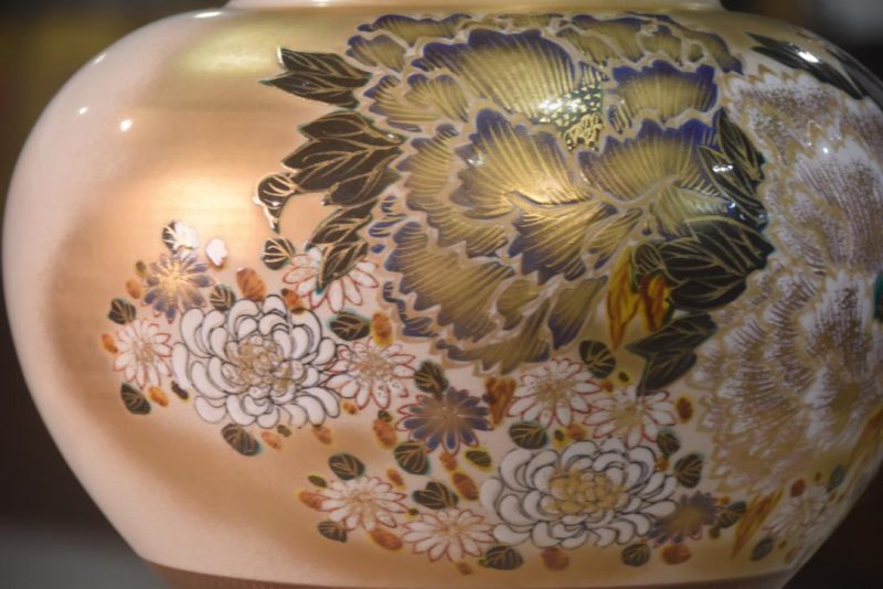 Japanese Kutani Pottery Vase Width:300mm - Image 2