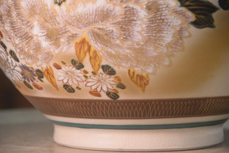 Japanese Kutani Pottery Vase Width:300mm - Image 3