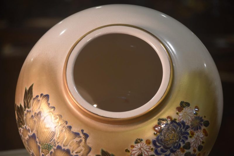Japanese Kutani Pottery Vase Width:300mm - Image 6