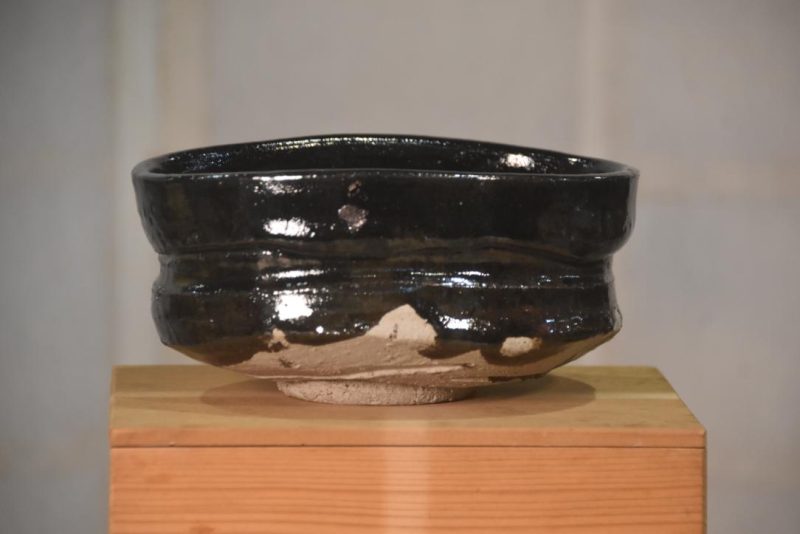 Black Oribe Tea Bowl in a Wooden box Width:168mm