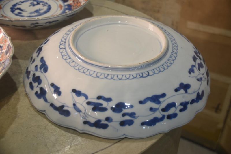 Set of 3 Japanese Imari Bowls Width:350mm - Image 7