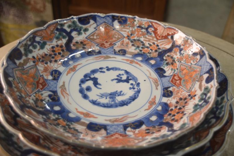 Set of 3 Japanese Imari Bowls Width:350mm - Image 3