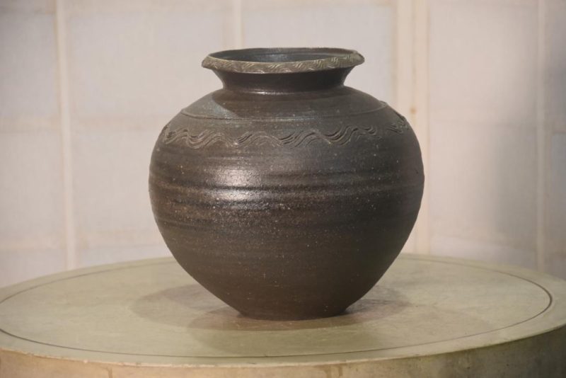 Pottery Vase Height:250mm