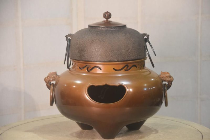 Cast Iron Chagama (Brazier and Kettle) Height:320mm