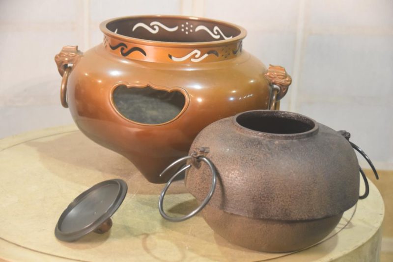 Cast Iron Chagama (Brazier and Kettle) Height:320mm - Image 6