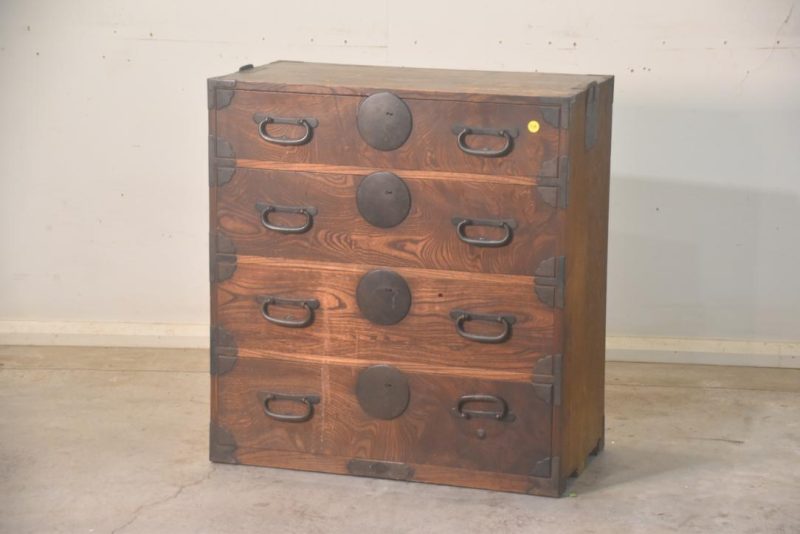 Elm Clothing Chest Width:840mm