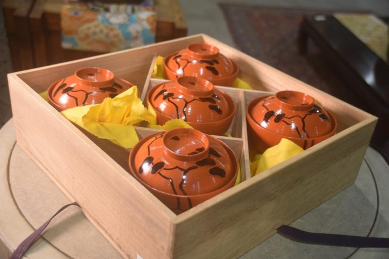 Set of 5 Japanese Lacquered Wood Miso Bowls - Image 4