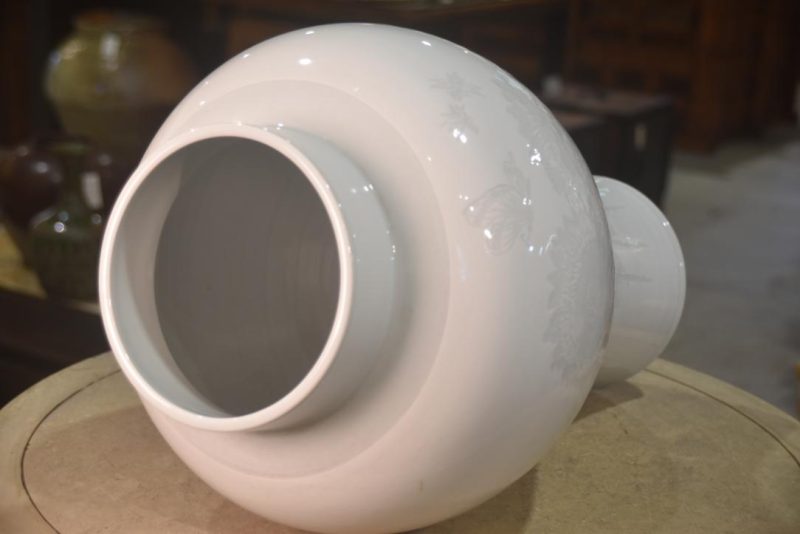 Japanese Hakuji White Celadon Vase Height:480mm - Image 5