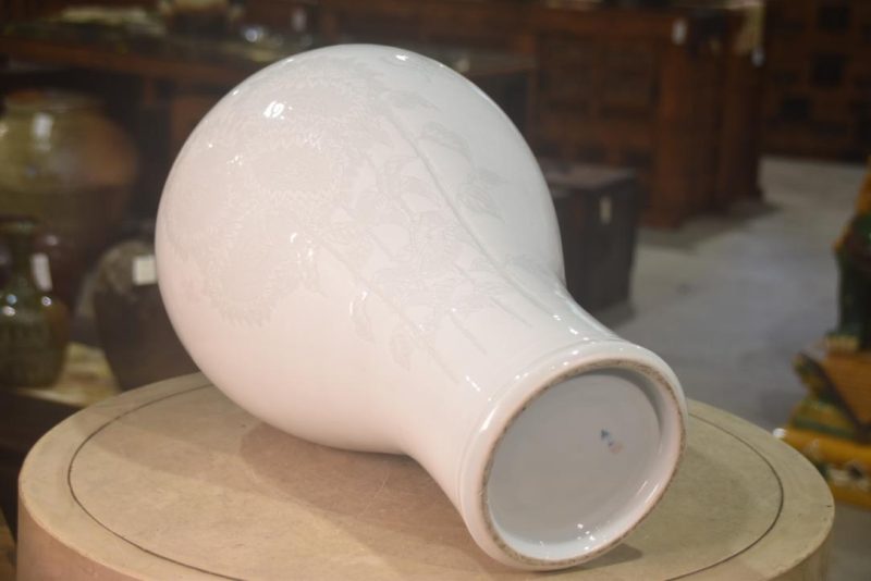 Japanese Hakuji White Celadon Vase Height:480mm - Image 3