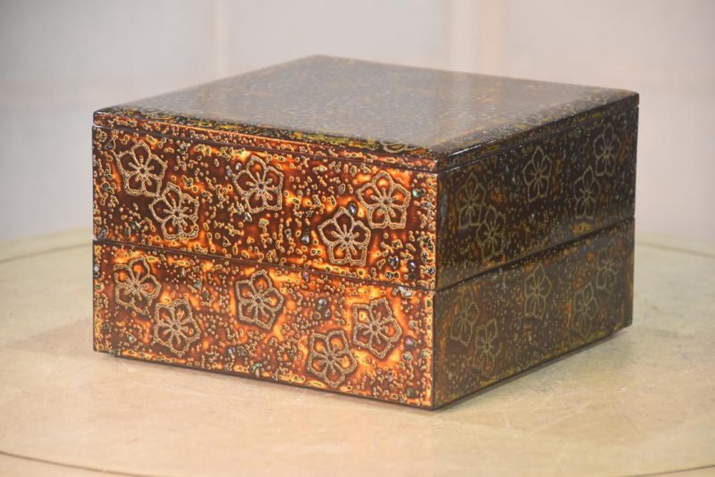 Japanese Wakasa Lacquered Jubako Width:200mm