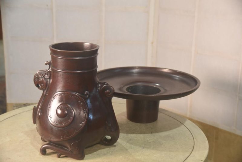 Japanese Cast Bronze Usubata Vase Width:320mm - Image 5
