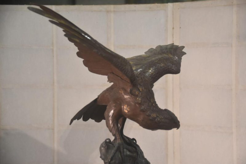 Japanese Bronze Eagle Statue Width:670mm - Image 8