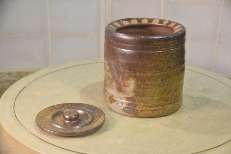 Japanese Bizen Mizuzashi Urn Width:185mm - Image 7