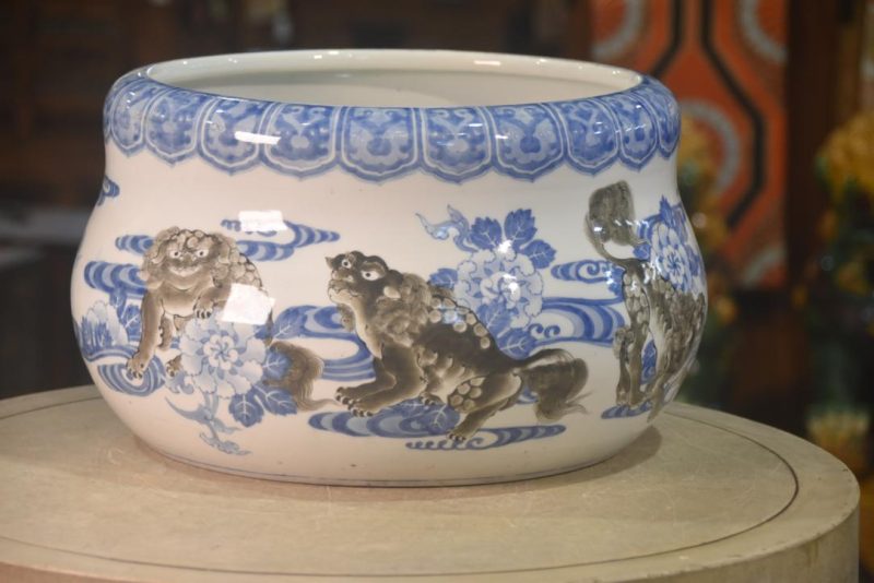 Vintage Porcelain Hibachi with Shishi Designs Width:410mm