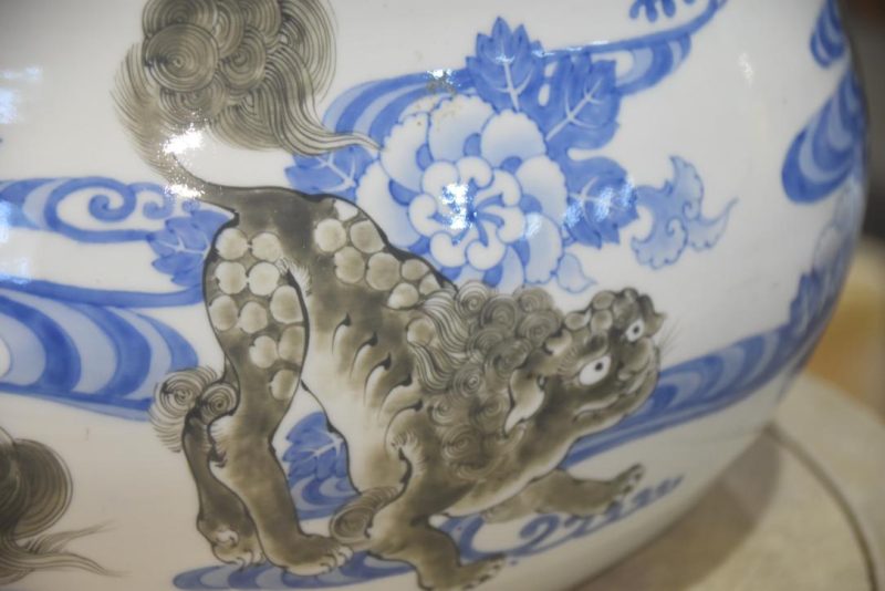 Vintage Porcelain Hibachi with Shishi Designs Width:410mm - Image 2
