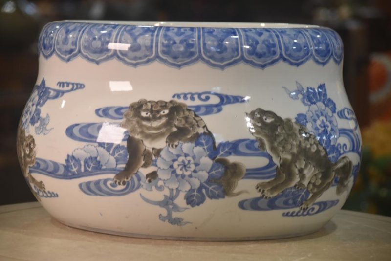 Vintage Porcelain Hibachi with Shishi Designs Width:410mm - Image 6